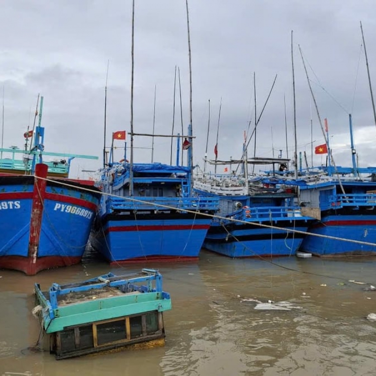 Nhiều địa phương Đắk Lắk cho học sinh tạm ngừng học tránh bão số 13 Kalmaegi